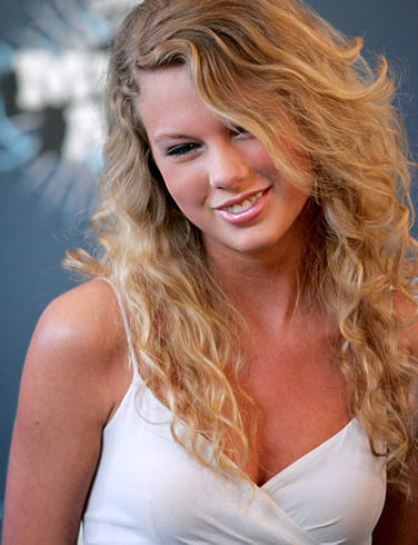 Swift's album “Fealess,” was previously #1 after selling 592000 five weeks 