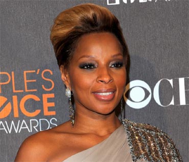 Mary-J-Blige-Peoples-Choice-Awards-2010