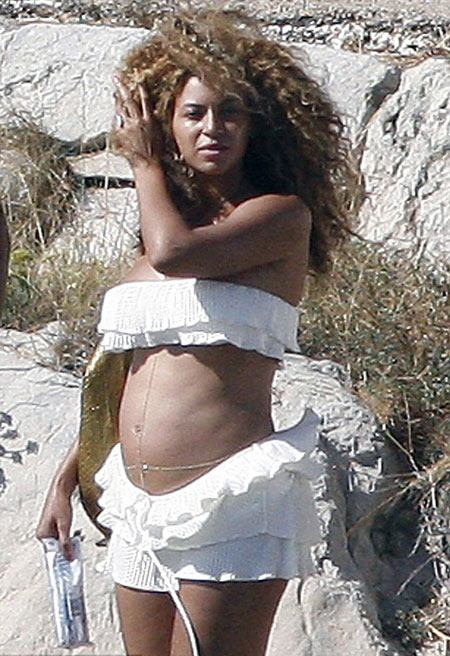 Photo of Beyonce pregnant baby bump