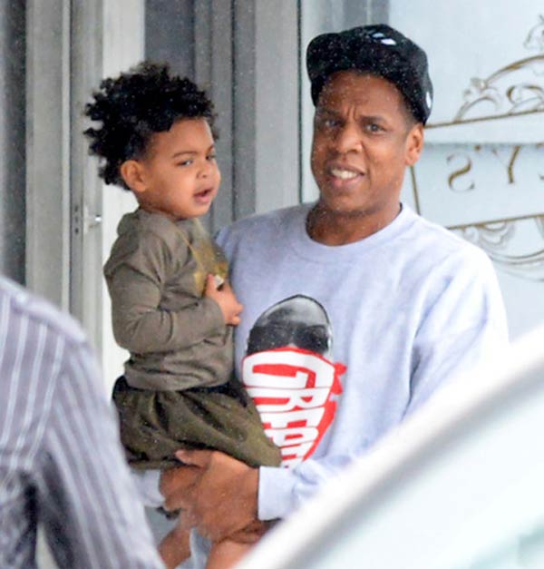 Blue Ivy with dad Jay-Z at Zoo for birthday
