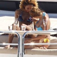 Mel B on Sydney Harbour with girl friends aboard yacht